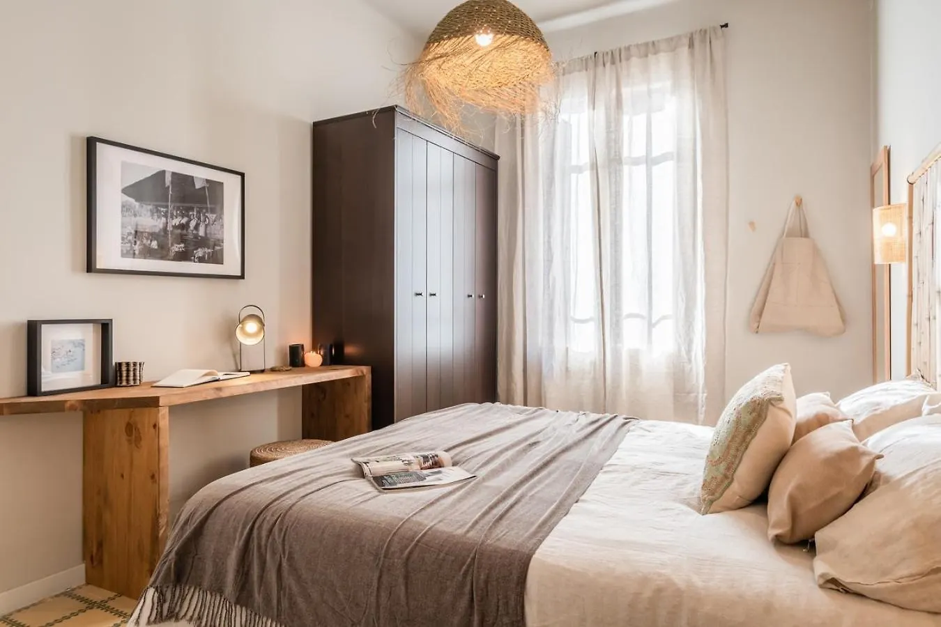 Tomini - 2 Bedrooms In Eixample Esquerra Barcelona 0*,  Spanien